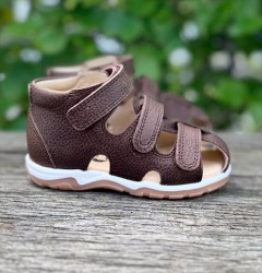 Arauto RAP sandal med lukket snude, mørkebrun